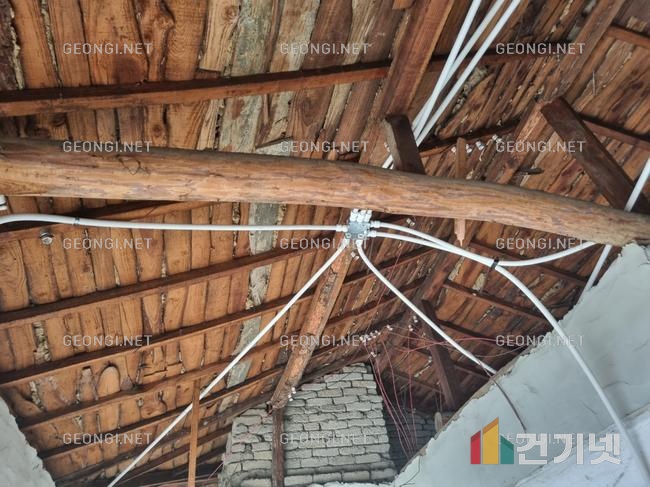 음성군 조립식 주택의 에너지 효율을 극대화하는 연질 우레탄폼 단열공사