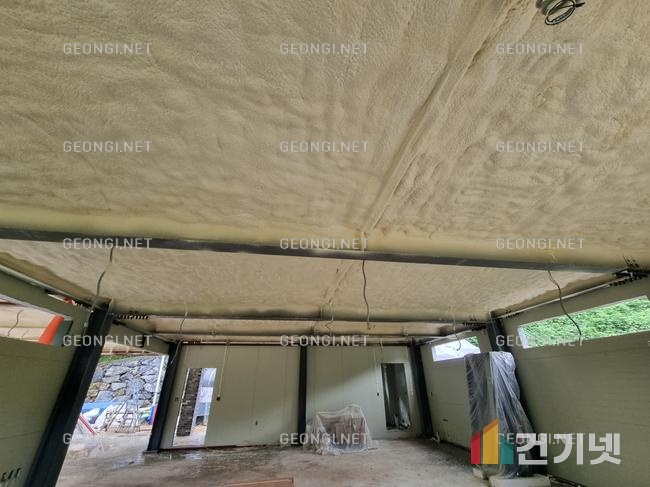 유성구 저온 저장고에서 결로 방지와 에너지 효율을 극대화하는 우레탄폼 단열공사