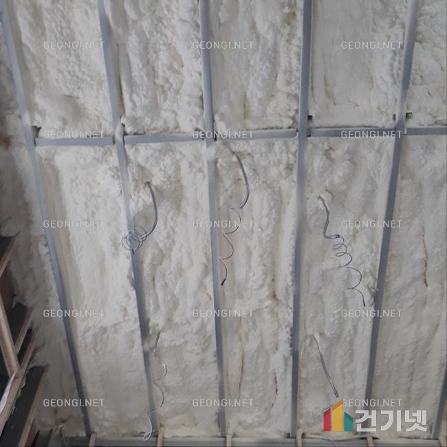 처인구 목조주택의 에너지 효율을 높이는 경질 우레탄폼 단열공사