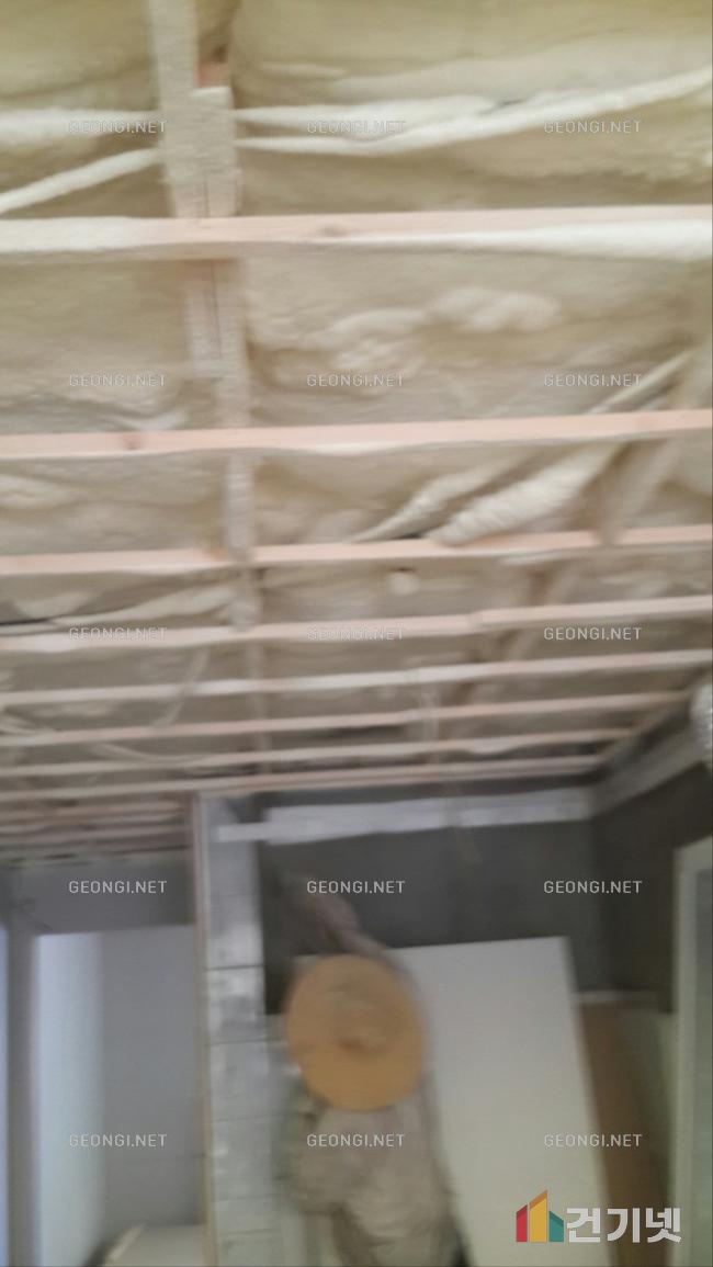 중랑구 주택 경질 우레탄폼 단열공사로 결로 방지 및 에너지효율 극대화