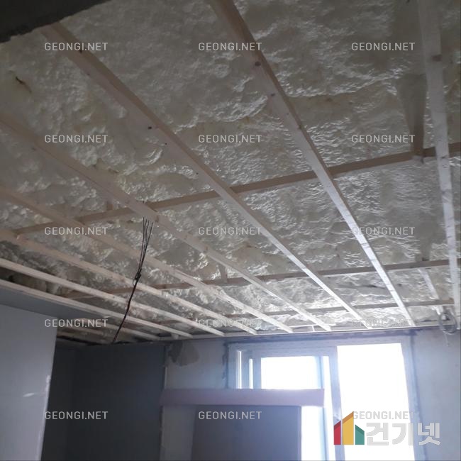 우레탄폼 단열공사로 결로 문제 해결하기 - 에너지 효율 극대화
