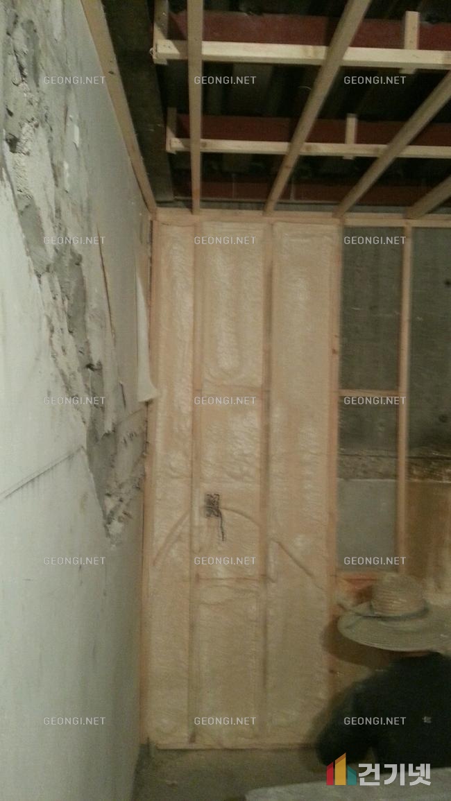 일산 노후 주택의 우레탄폼 단열공사로 결로 문제 해결하기