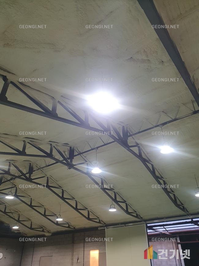 밀양시 축사 단열, 우레탄폼으로 결로 문제 해결 및 에너지 효율 극대화