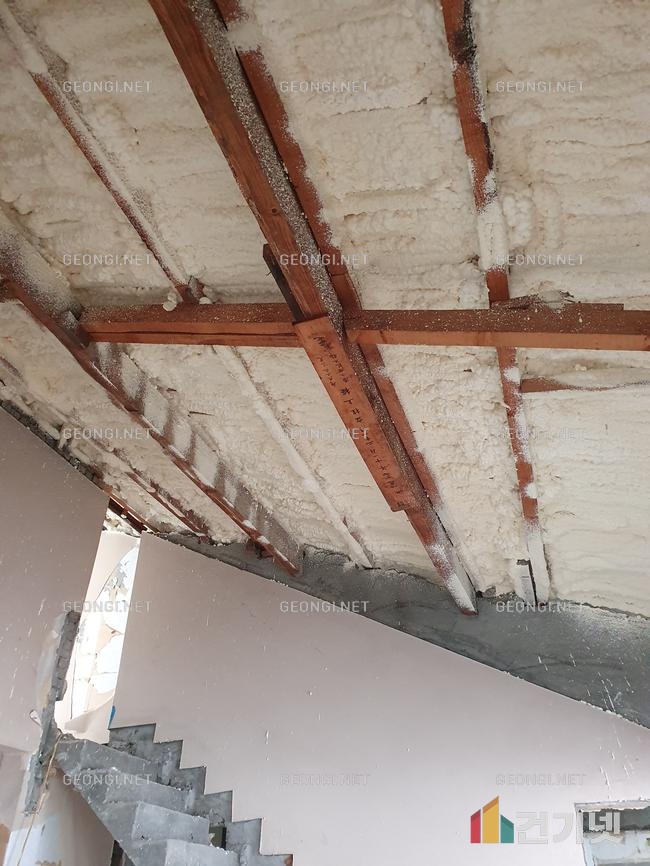 서산시 조립식 주택 단열, 우레탄폼으로 결로 방지 및 에너지 효율 극대화