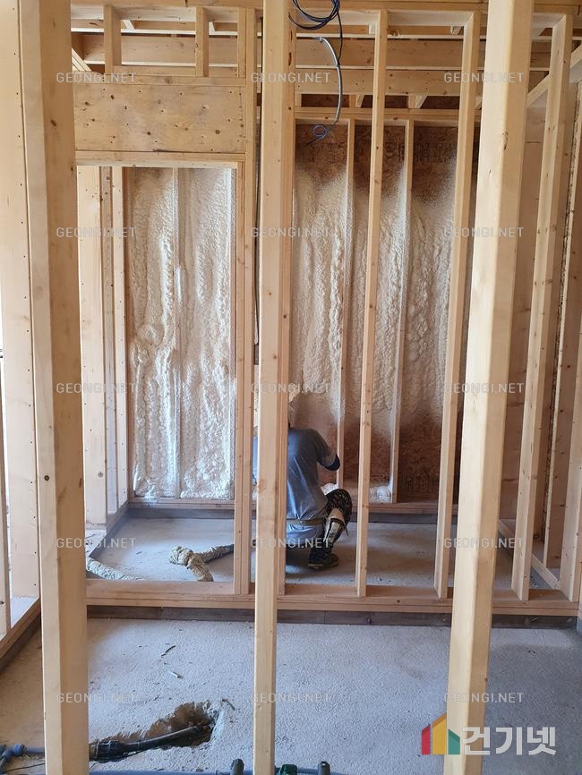 아산시 우레탄폼 단열공사로 결로 방지 및 에너지 효율 극대화