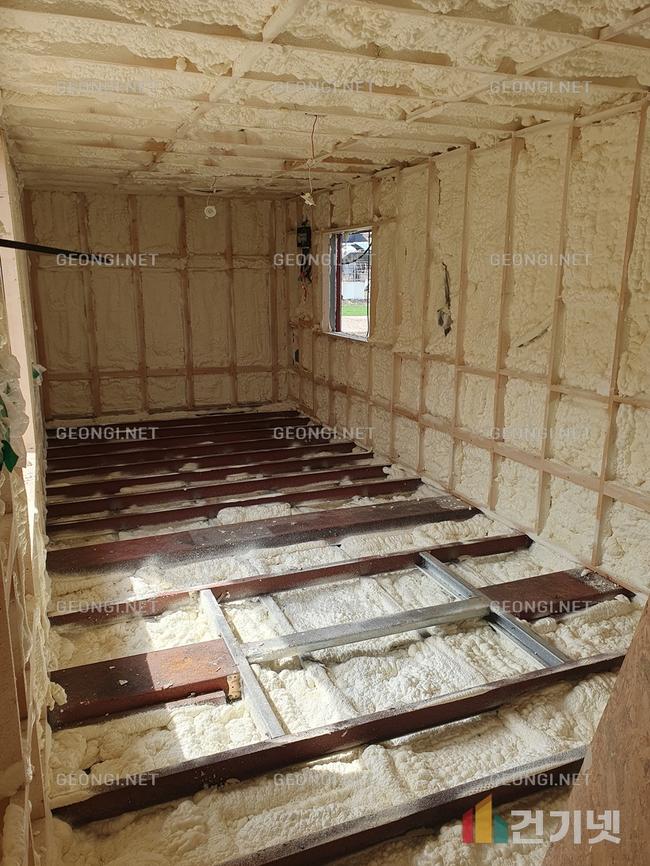신안군 스포츠센터에 맞춘 우레탄폼 단열공사, 결로 문제 해결과 에너지 효율 극대화