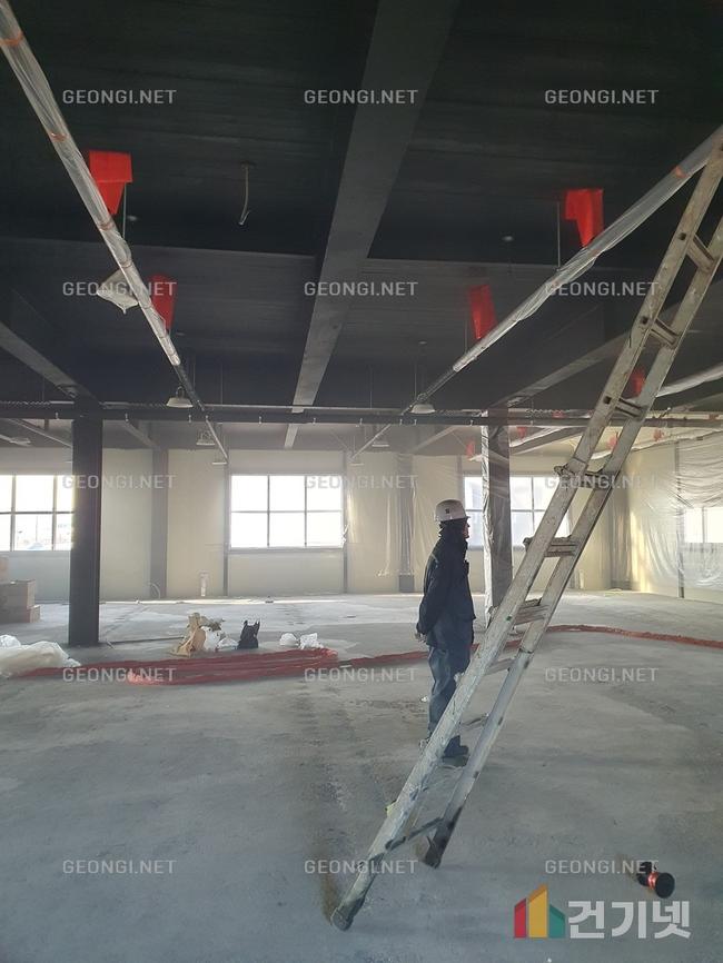 사상구체류형쉼터의 기적, 경질우레탄폼 단열로 에너지 절감 실현하기