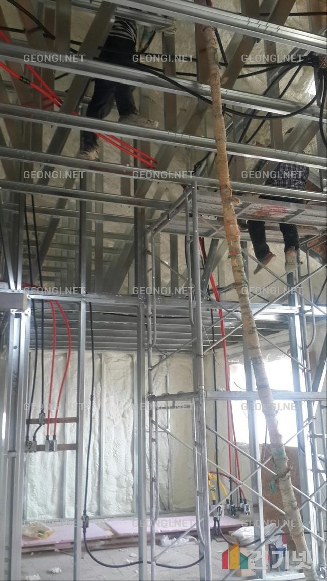 금산군 물류창고 우레탄폼 단열공사로 결로 문제 해결 및 에너지 효율 극대화