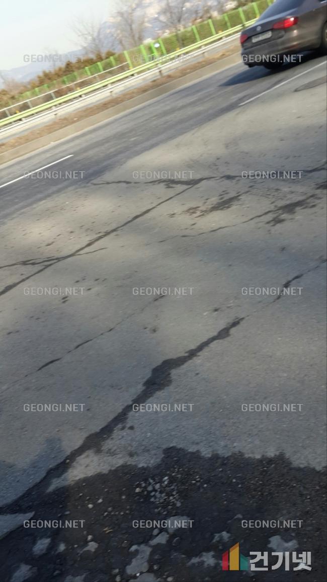 양구군 도서관 우레탄폼 단열공사, 건기넷의 전문가 시공으로 에너지 효율 극대화!