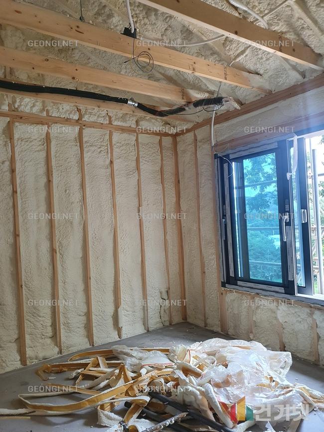 우레탄폼 단열공사로 에너지 효율 극대화하는 방법