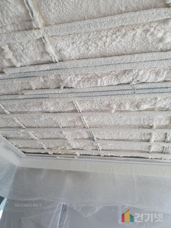 구로구 노후주택 에너지 효율 극대화! 경질 우레탄폼 단열공사로 결로 문제 해결