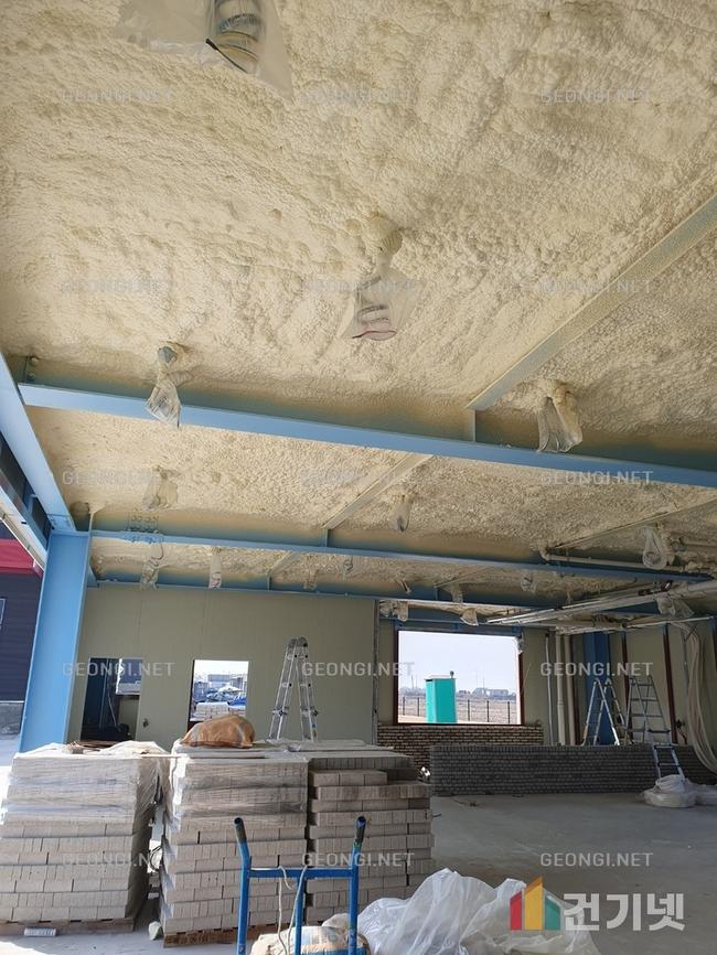 옥천군 냉동창고 경질 우레탄폼 시공, 에너지 효율 극대화!