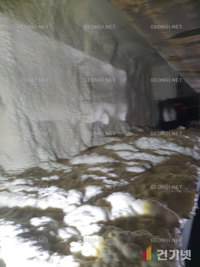 괴산군 컨테이너 하우스에서 우레탄폼 단열공사로 에너지 절약하기