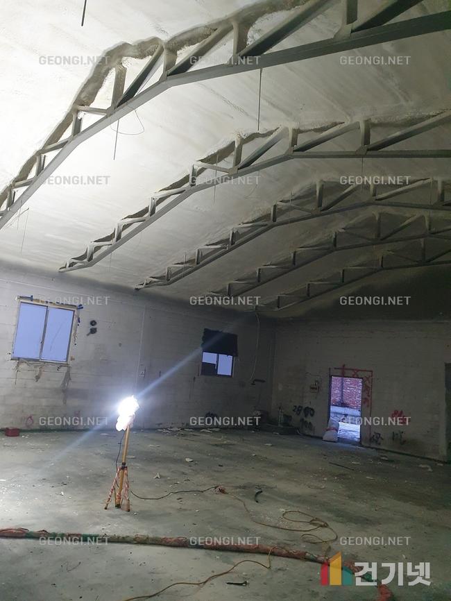 구로구 돈사 경질우레탄폼 단열공사, 에너지 절약과 결로 방지의 해결책