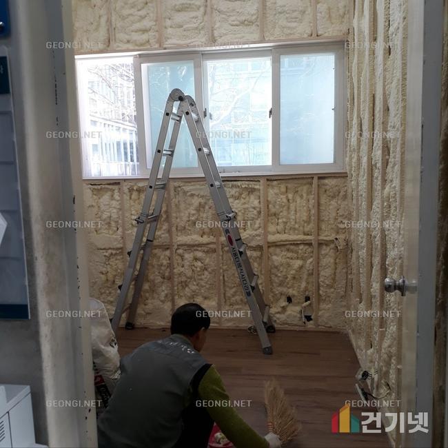 중랑구 물류창고 우레탄폼 단열공사로 결로 방지 및 에너지 효율 극대화