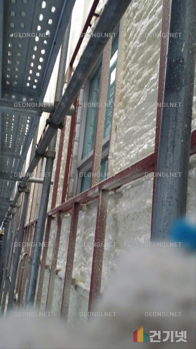 인제군 컨테이너하우스 우레탄폼으로 에너지 절약과 결로 방지!