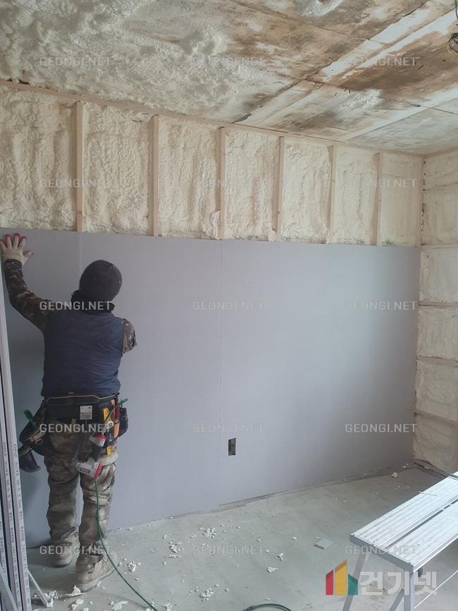 진천군 냉장시설 전문 경질우레탄폼 단열공사, 에너지 효율 극대화!