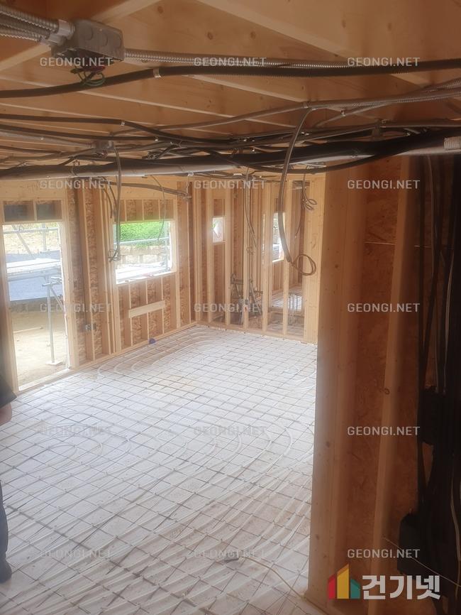 익산시 지붕 경질우레탄폼 시공, 에너지 효율과 결로 방지의 해결책