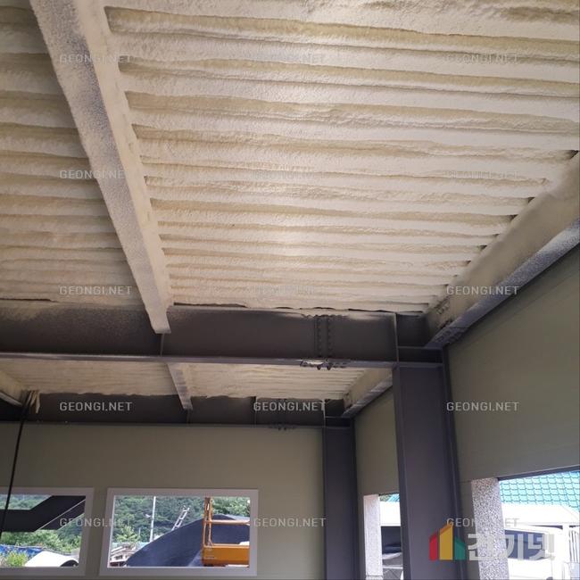 청도군 물류창고 단열, 우레탄폼으로 에너지 절감과 결로 방지!